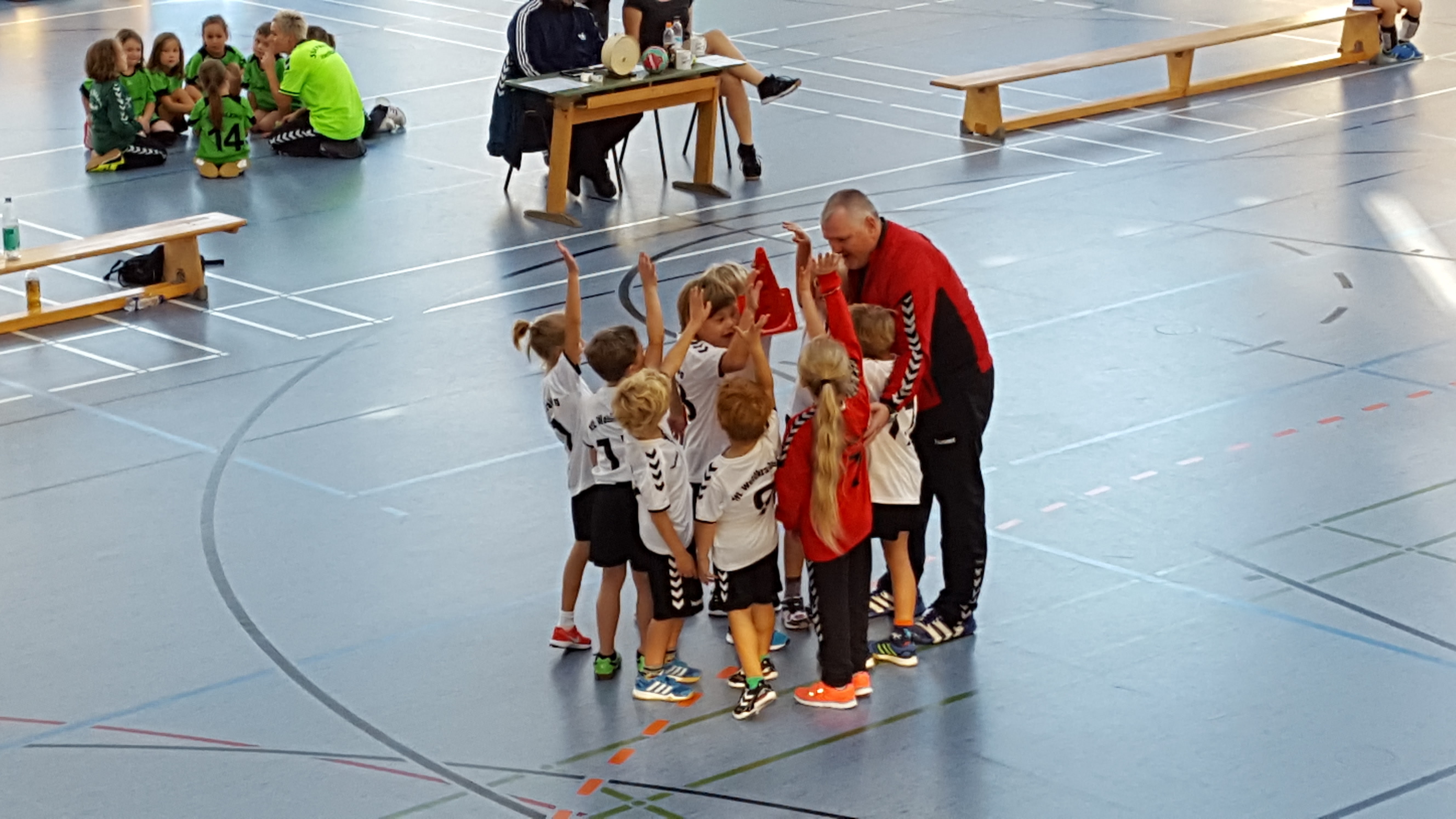 Handballjugend am Turnier in Karlsfeld