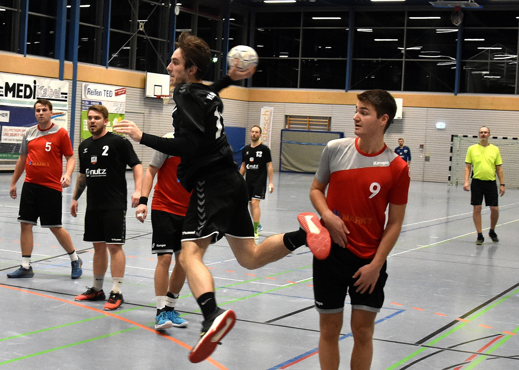 Handballherren des VfL Waldkraiburg erkämpfen 4. Heimsieg in Folge